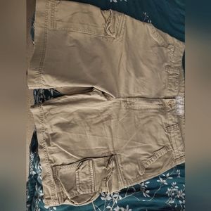 New pair size 36 Tan cargo shorts